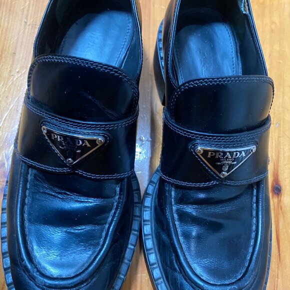 Prada Logo Loafer - Picture 5 of 8
